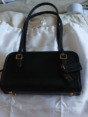 Authentic Coach Swing Zip 20 Handbag